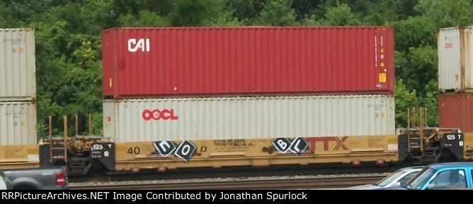 DTTX 760891D with two containers